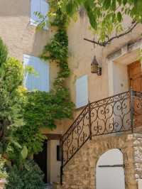 Saignon | A Hidden Cliffside Gem in Provence