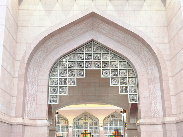 The Icon in Pink — Masjid Putra, Putrajaya 