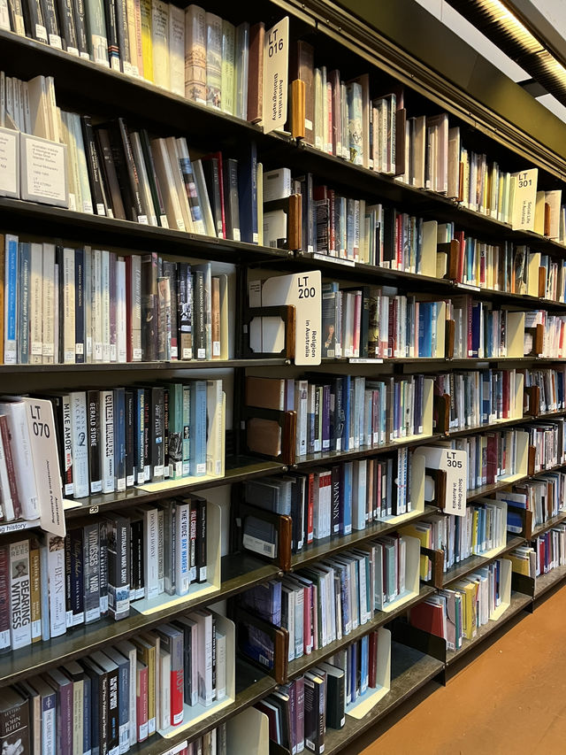 📚 メルボルン図書館の魅力 ✨