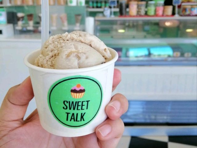 Sweet Talk คาเฟ่ หาดกะรน ภูเก็ต