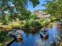 A Day in Giethoorn