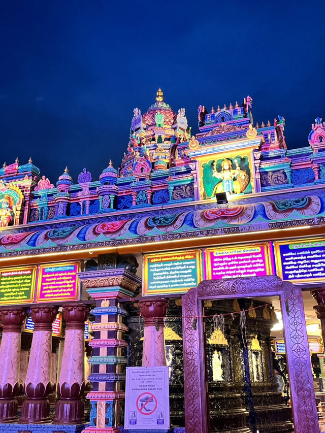 夜に訪れる静寂の聖地｜Batu Caves（バトゥ洞窟）