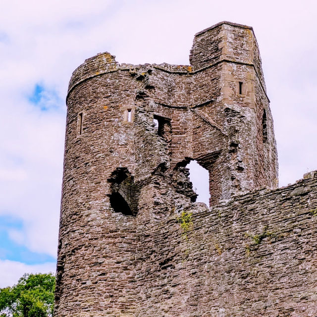 Solo in the Silent Marches: Grosmont Castle
