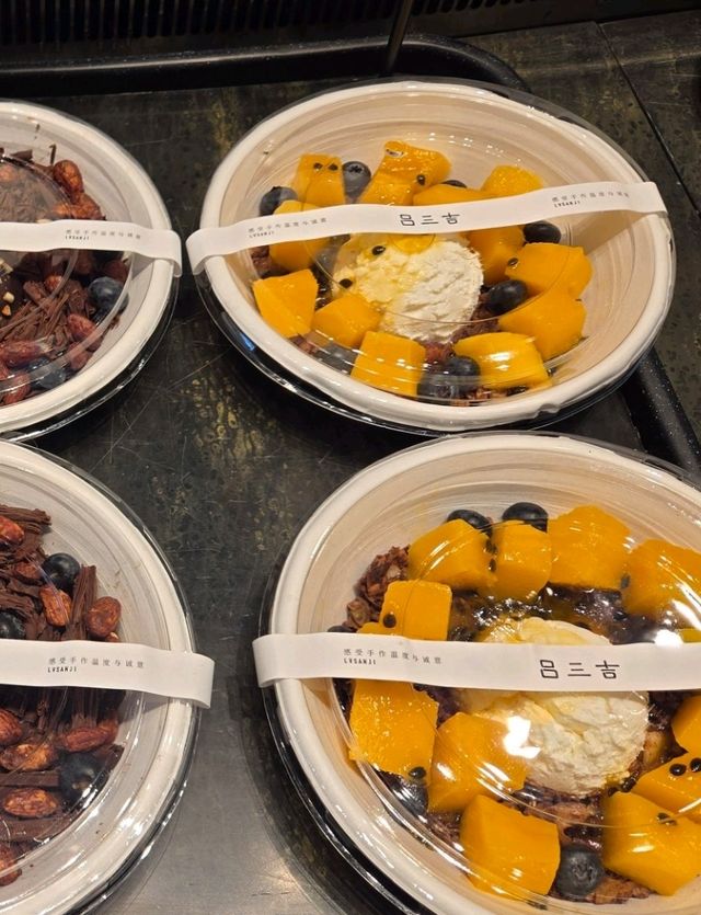 暗黑系裝潢甜品店新體驗
