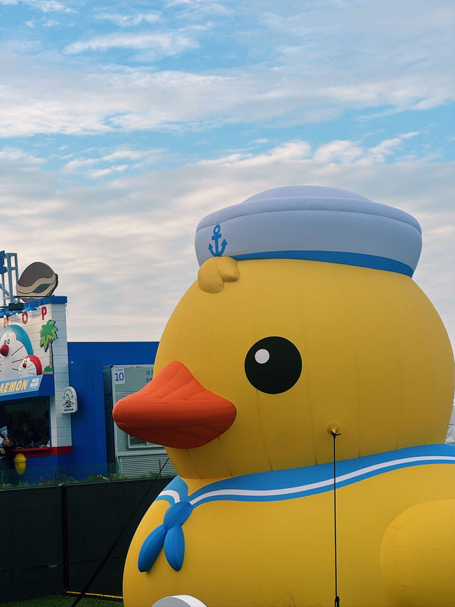 เดินเล่นงาน Water Parade ที่ Victoria Harbour