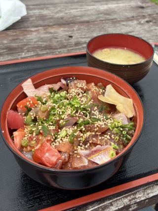 【福岡グルメ】海鮮丼が1000円から楽しめる！