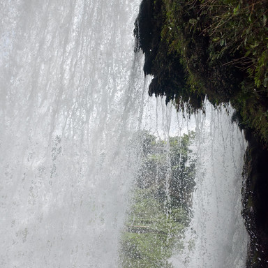 黄果樹瀑布の水簾洞を歩いて、滝の鼓動を感じてみよう！ | Trip.com