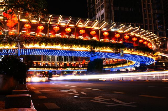 Shenzhen's Walking Street and People's Park🌳
