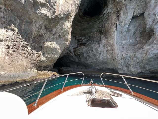 Day boat: discovering Capri 