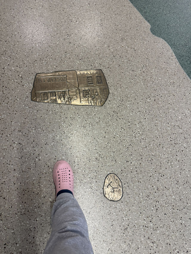 卡加利✈️機場的裝置藝術