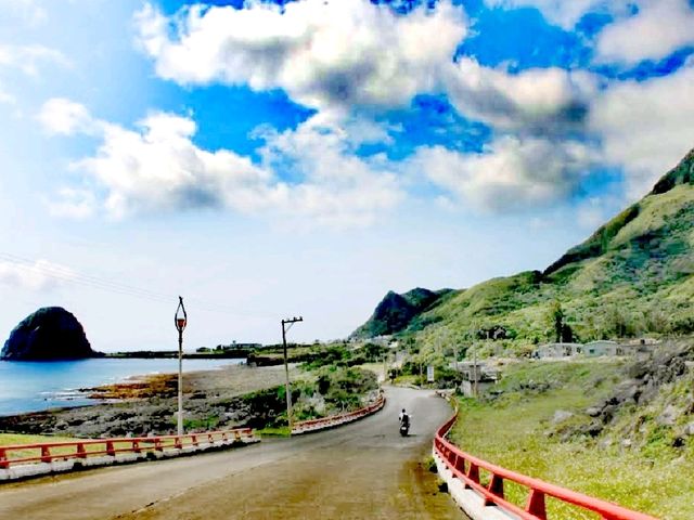 鋼盔岩
