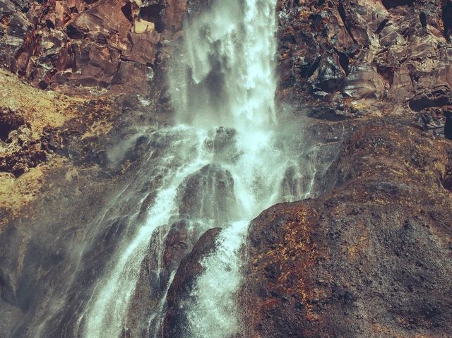 Bjarnarfoss Waterfall 🇮🇸