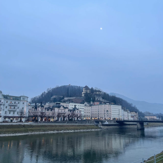 Salzburg เมืองที่โอบล้อมด้วยภูเขา และ ความสงบ 🗻🍀