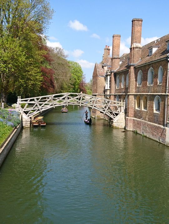 A Perfect Day in Cambridge: Views, Punting, and Scenic Walks 🚣‍♀️🏛️🌿