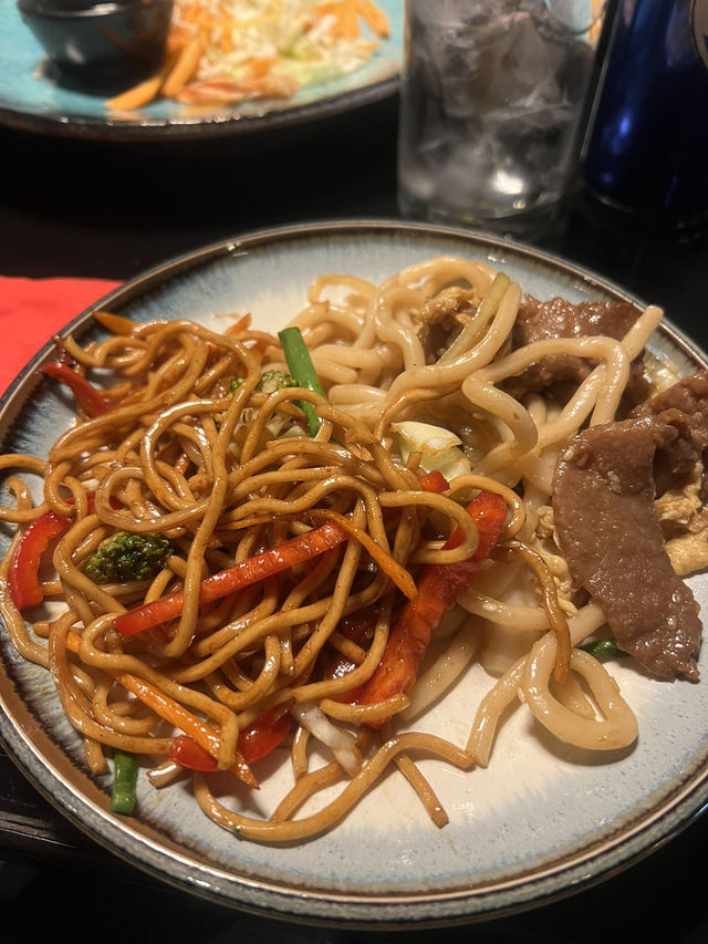 Dive into a fusion of Asian flavors 🍣🥢 🇦🇱