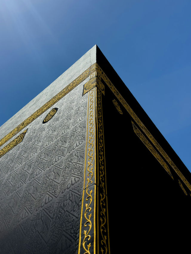 Makkah’s Radiant Night Journey ✨