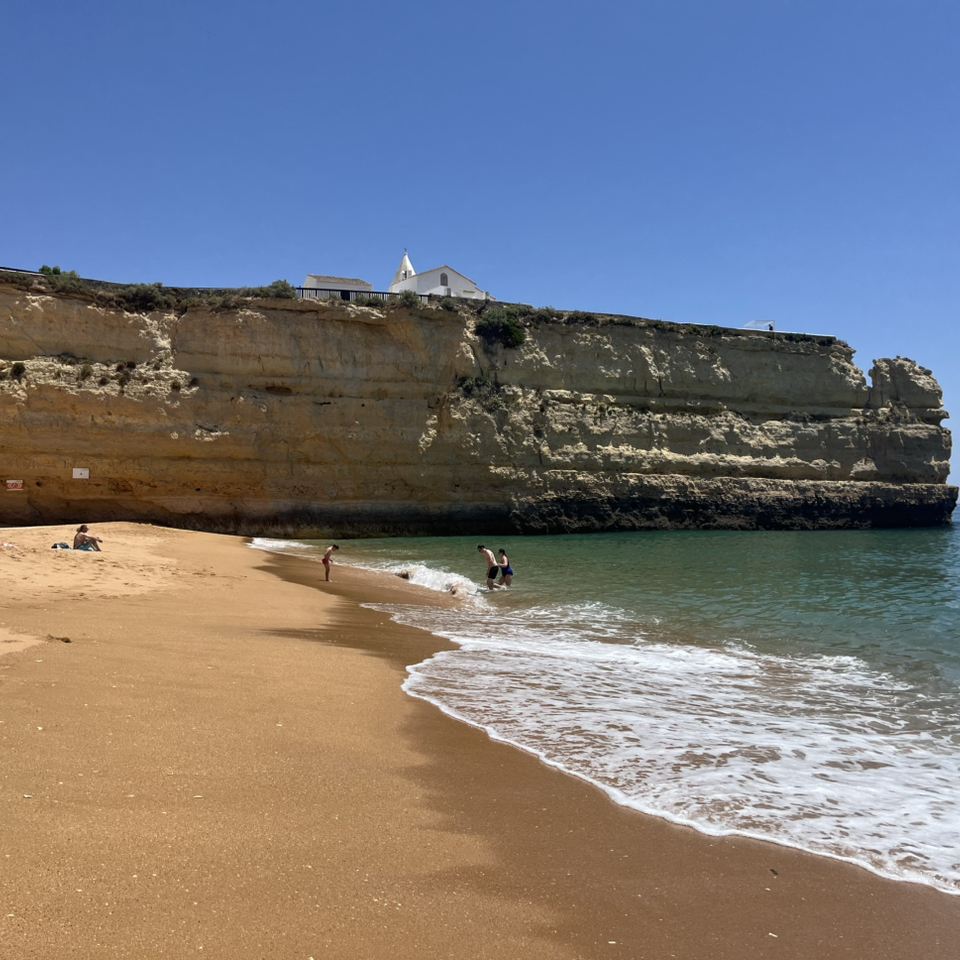 Praia Armaçao de Pera