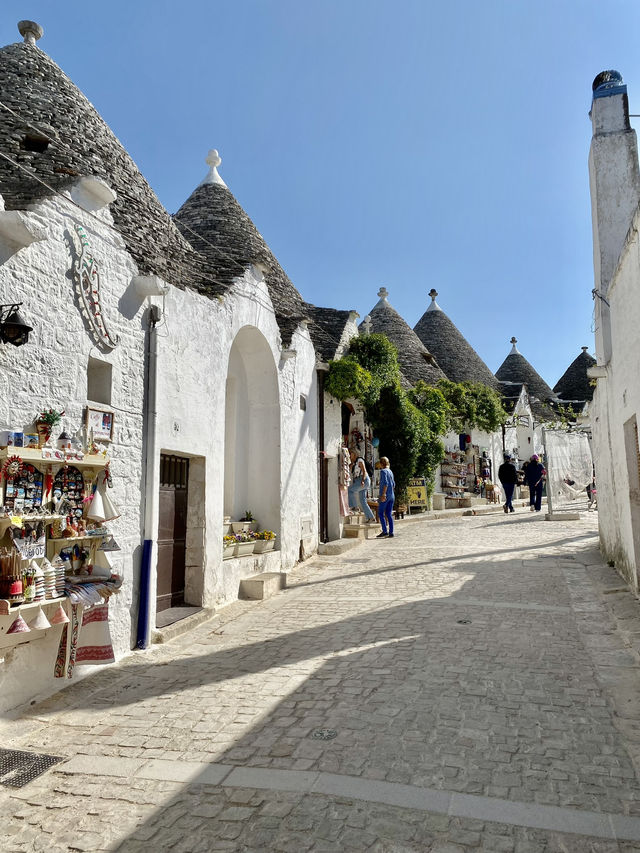 Wandering through Alberobello: Review of a fairytale village of trulli tradition 