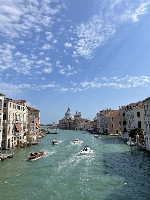 🌊 Venice: A Floating City of Magic 🌊 Venice: A Floating City of Magic