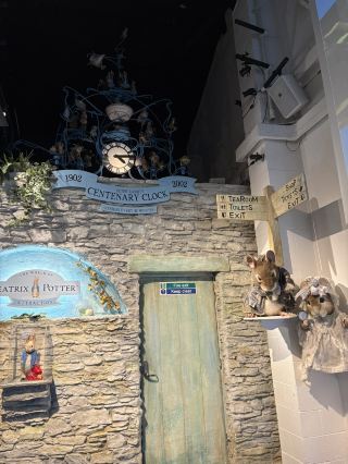 The World of Beatrix Potter Attraction

📍Address:Crag Brow, Bowness-on-Windermere, Windermere LA23 3BX The United Kingdom 

The Peter Rabbit Museum in the town of Windermere is a great place to visit with children. There’s a little activity booklet for kids, and they have a wonderful time exploring it.

