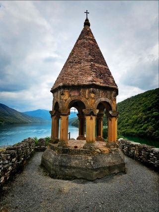 🇬🇪 Крепость Ананури 🏰🌊 Средневековый замок над водохранилищем Жинвали