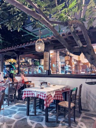 Worth It or Not: Greek Eats at Paramithi Kallithea 🇬🇷🍽️