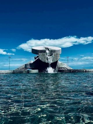 Fontana la Nave: Pescara’s Marble Icon & Summer Vibes 🚤✨