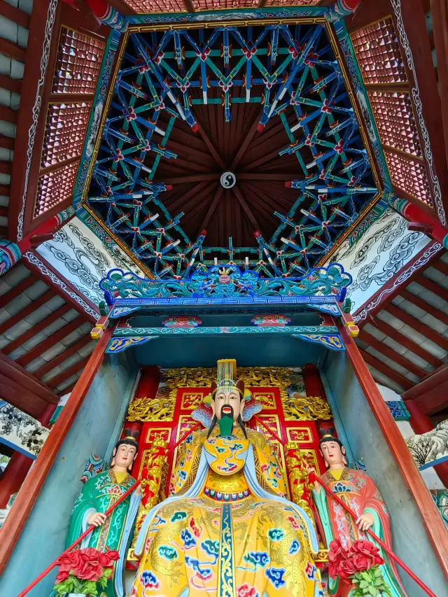 The water and temple of Shuiying Temple