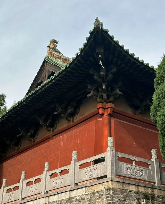 柳林香嚴寺|一金七元的黑釉琉璃建築柳林香嚴寺位於山西省柳林縣