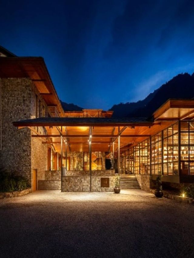 🌟 Rishikesh Retreats: Luxe Comfort in the Himalayas 🌄