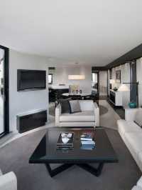 🌟 Luxe Lodgings: Crown Metropol Perth's Magic 🏨✨