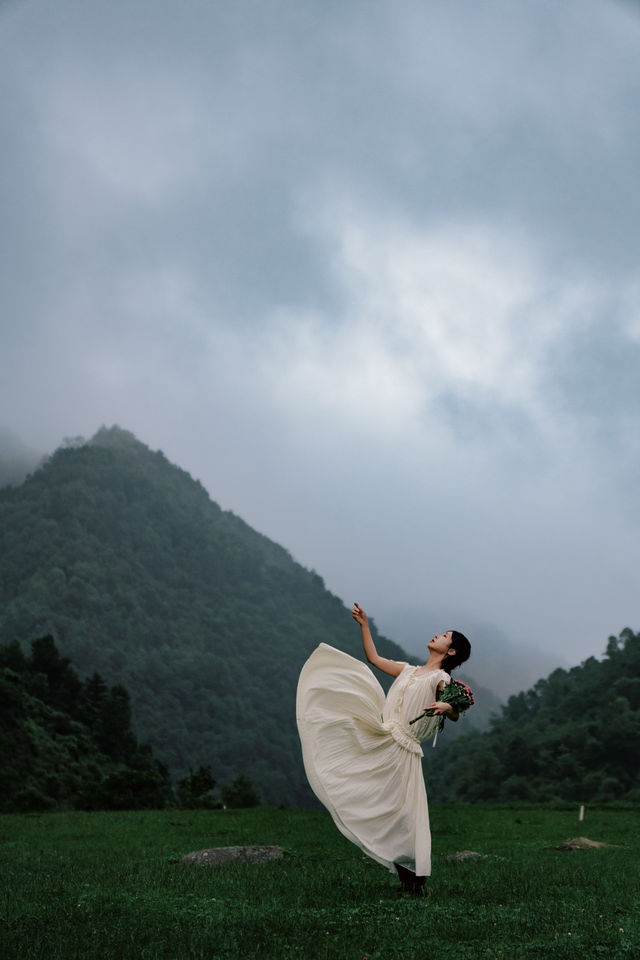 一億人在新疆，獨我在留壩享受22­°C的野夏！