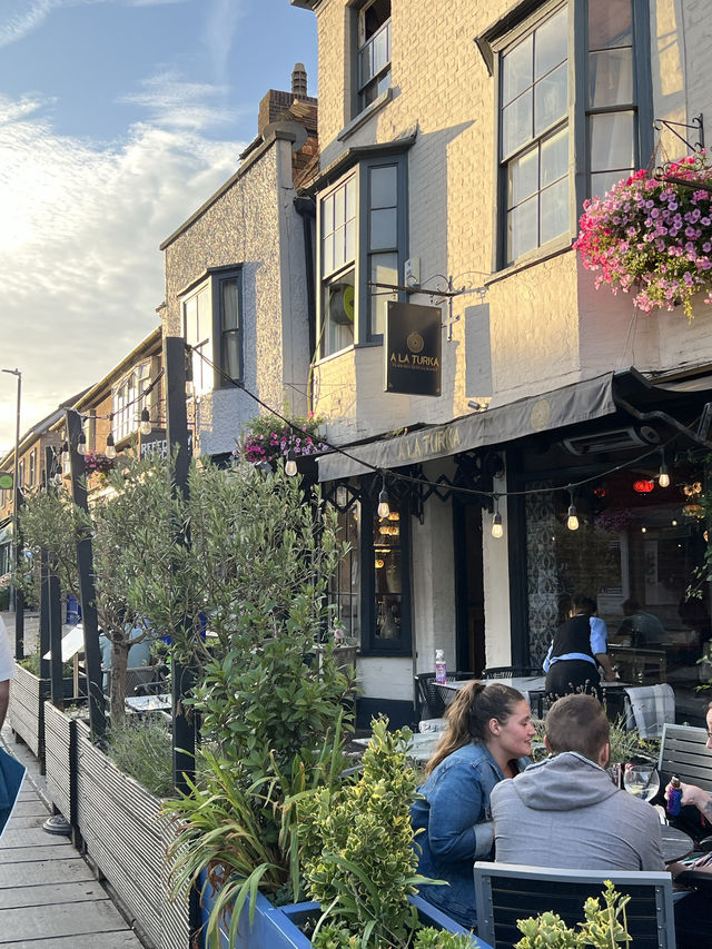 Canterbury is a small town in UK 🇬🇧 check out the nature 🩷