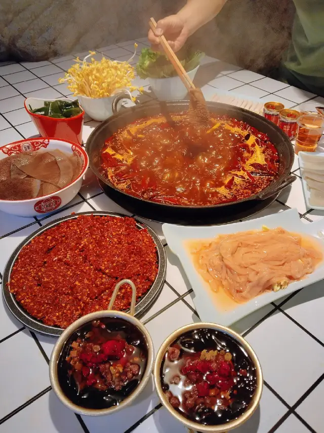Lẩu đường hầm không kích Trùng Khánh.