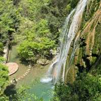 襄陽香水河：七彩瀑布與神秘地下世界的絕美之旅