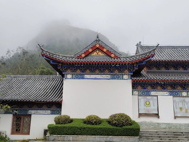 廣西容縣都峤山。