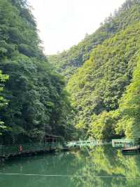 貴州貴陽香火岩｜飛流直下的香火岩瀑布。
