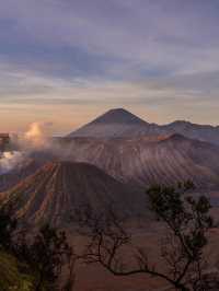 拍到孤獨星球封面｜印尼 Bromo 火山。