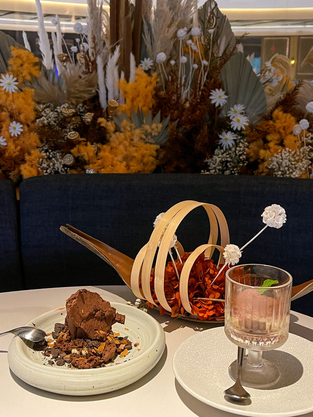 上海外灘絕美下午茶，花小錢裝大杯。