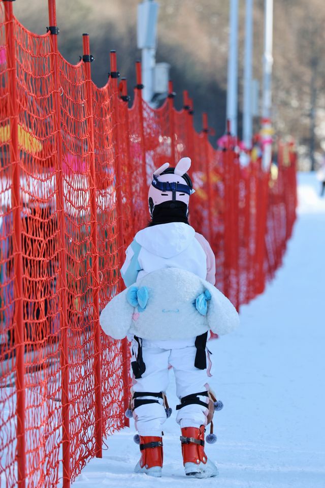 神農架滑雪太舒服了，天氣暖和服裝也好看
