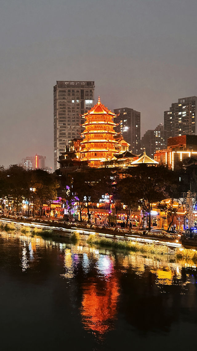 成都不止九眼橋，最美夜景安順廊橋