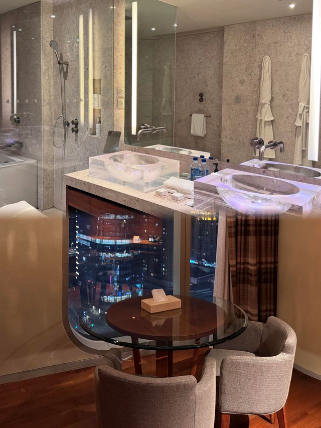 上海酒店每一帧都住在繁華夜景裡，真的好值……