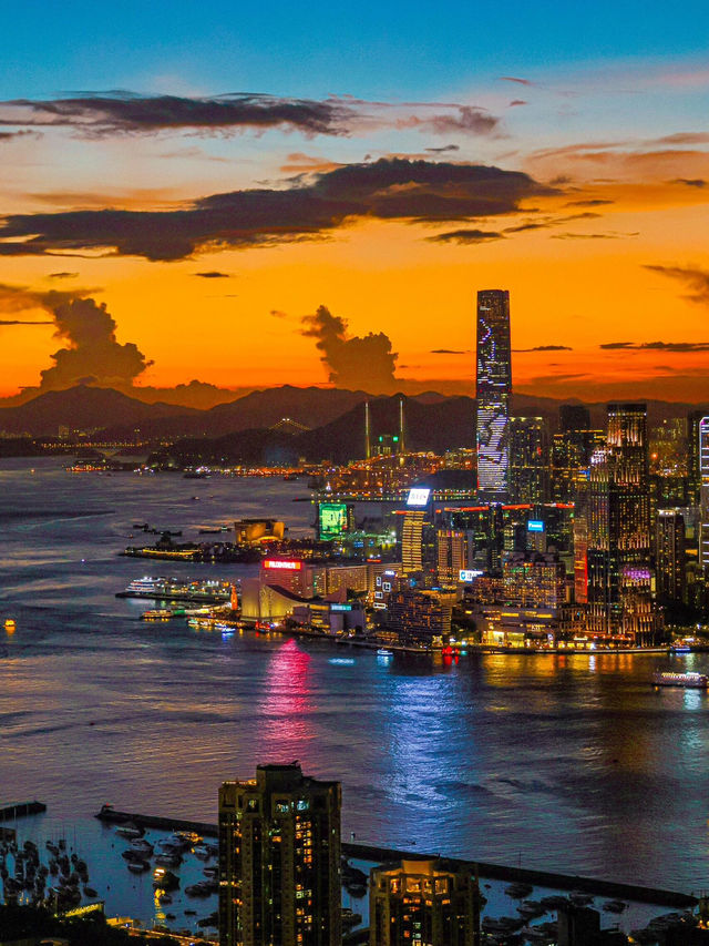 璀璨寶馬山，維港夜色入畫來