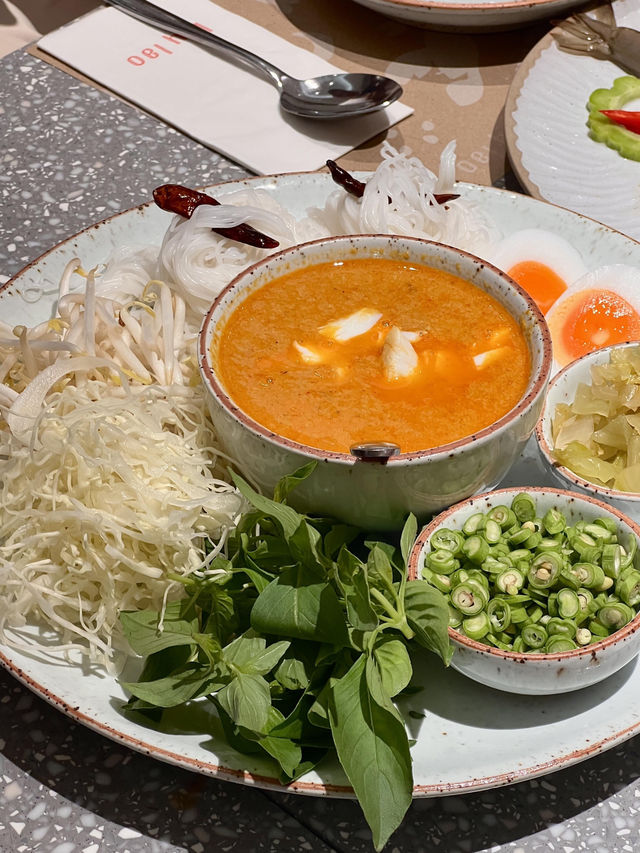 🦐曼谷米其林Lay Lao生腌封神！吃完直奔公園看蜥蜴～