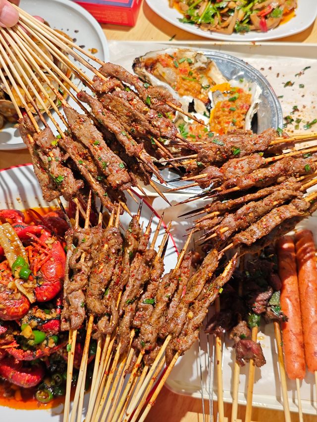 武漢！1蚊/串嘅炭烤鮮牛肉·平到難以置信