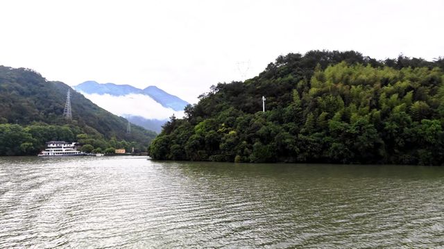 因《富春山居圖》而聞名遐邇的一條江