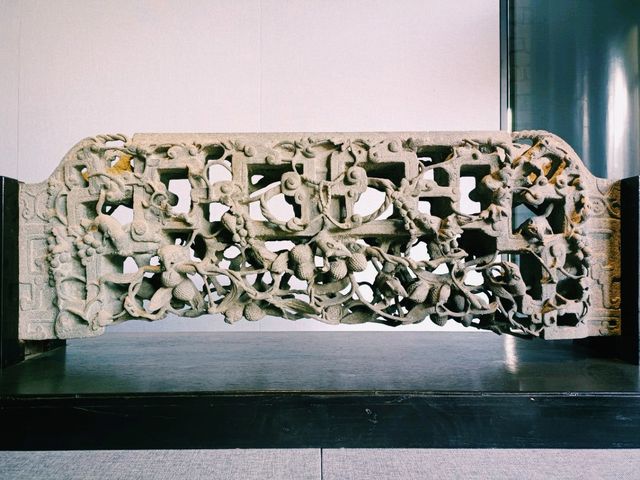 Guangdong Ceramic and Wood Carving Art