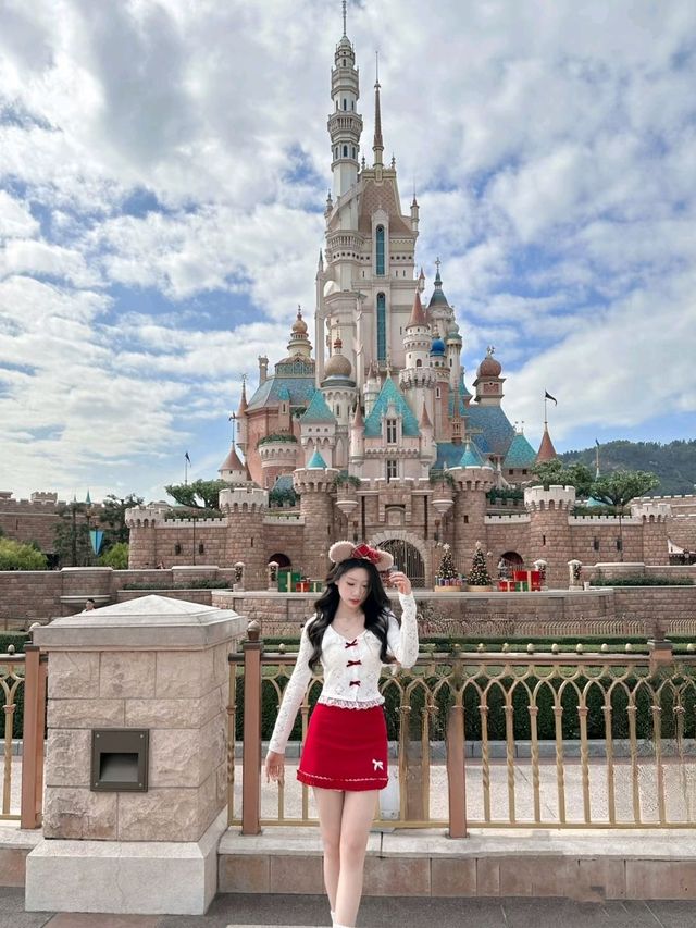 Dreamy Castle Disneyland in Hong Kong♥️🌸
