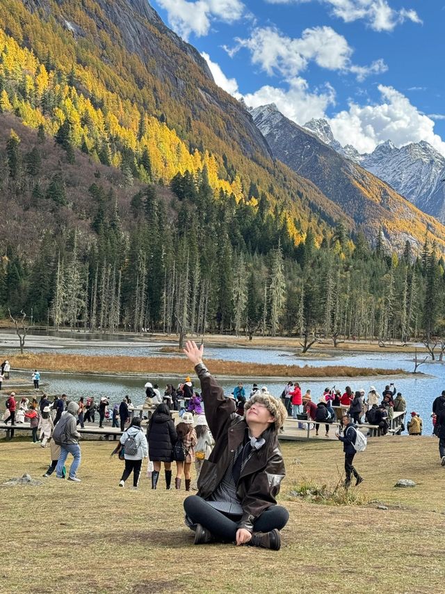 10.16四姑娘山現狀，已經開始慢慢變黃了！