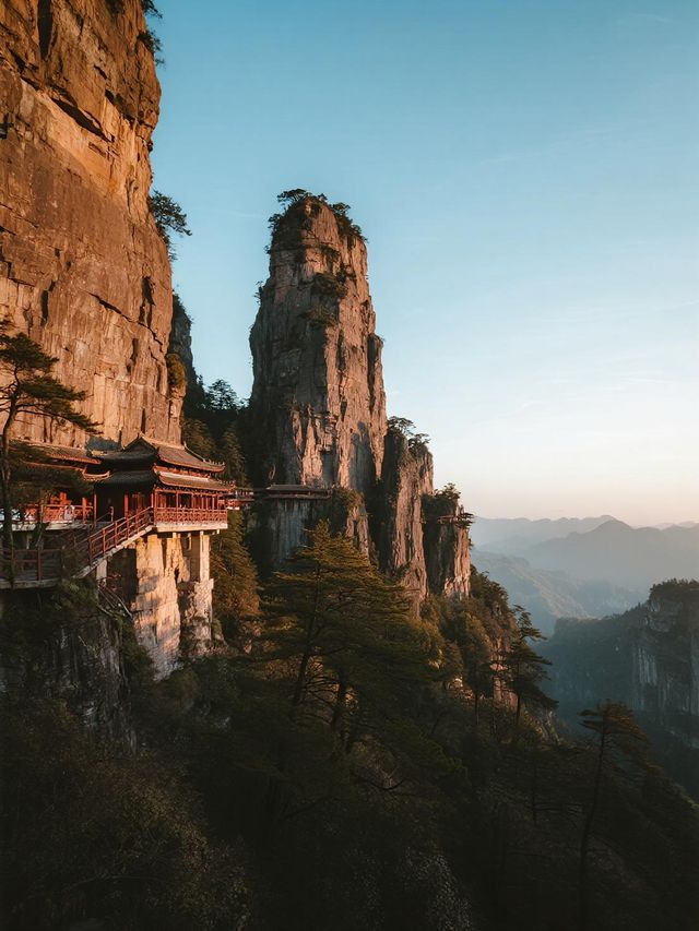 張家界親子遊新思路！中午反向乘百龍天梯，居然全程VIP通道